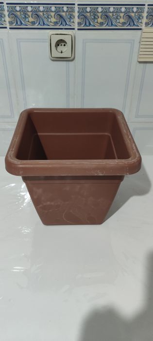 1 Floreira comprimento 30 cm x 30 cm