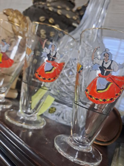 Copos antigos pintados