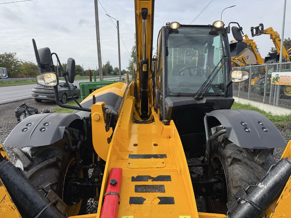 JCB 540-140 телескопічний навантажувач