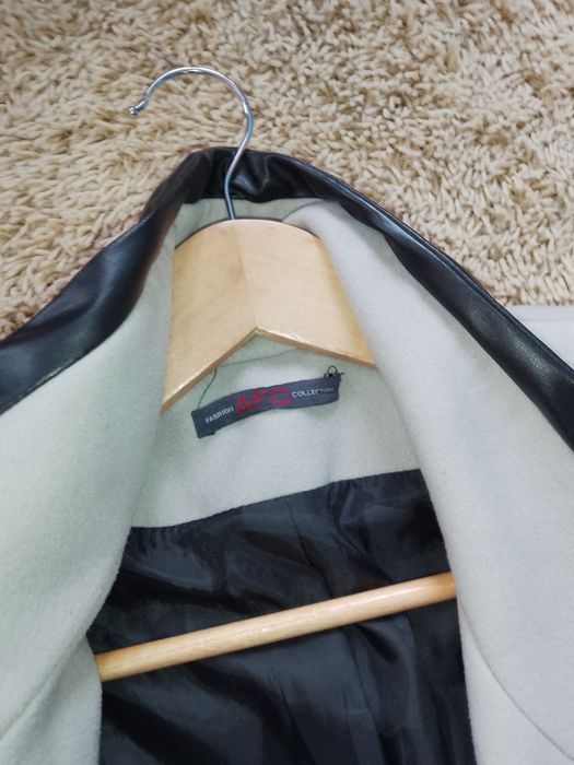 Płaszcz damski elegancki