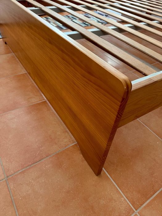 Cama casal Madeira j boa