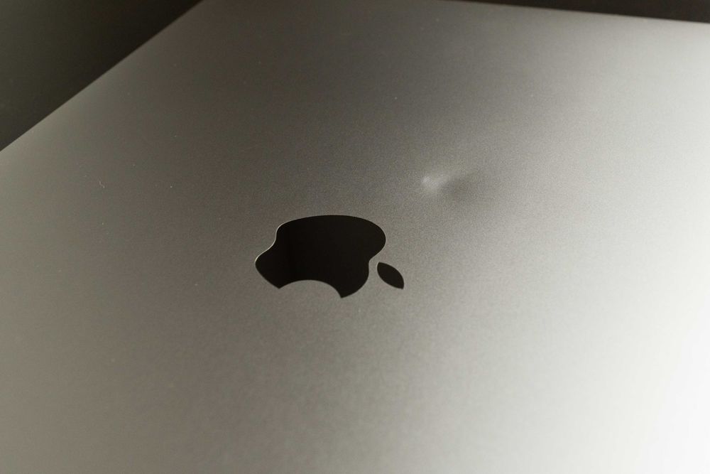 Apple Macbook Pro 15 дюймів i9 16gb 2019 MV912