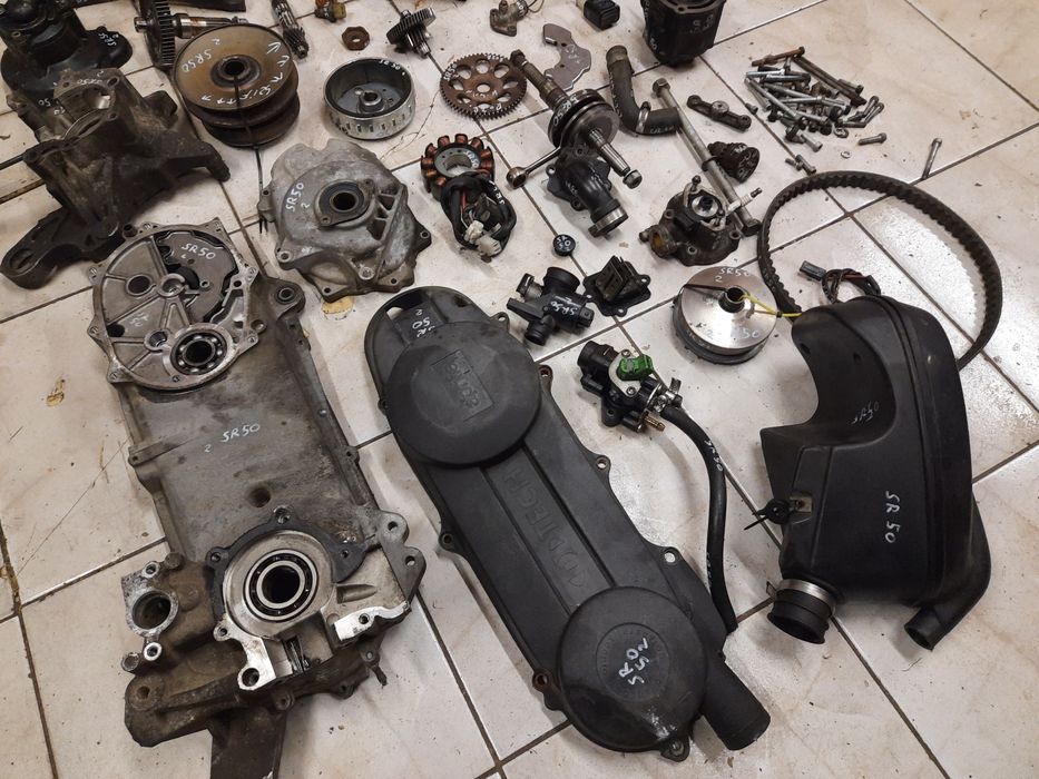 Aprilia SR 50 Ditech silnik części wał cylinder iskrownik pokrywa