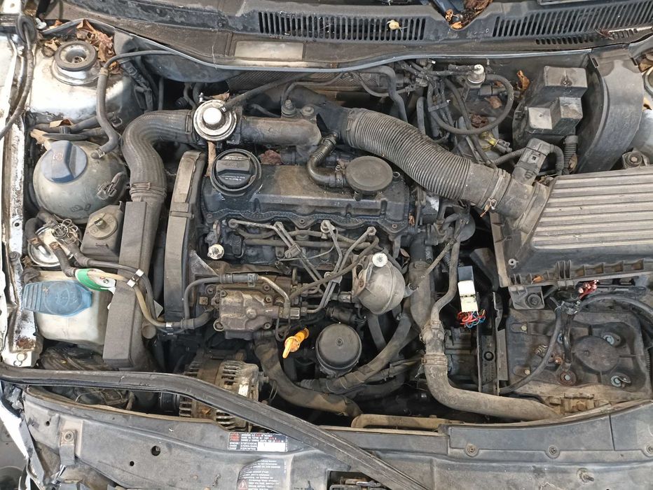 Silnik słupek silnika z układem wtryskowym  Golf IV A3 8L Leon Bora  1.9 TDI 90km 110km ASV AHF FBJ AJM HBH