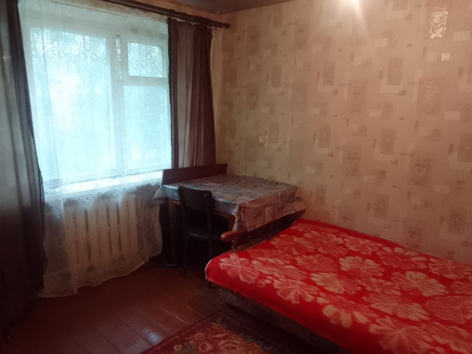 Продам двох кімнатну квартиру в общежитії