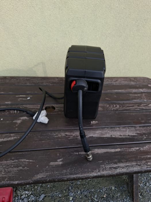 Zwijacz węża sprężonego powietrza Einhell TC-PH 150.