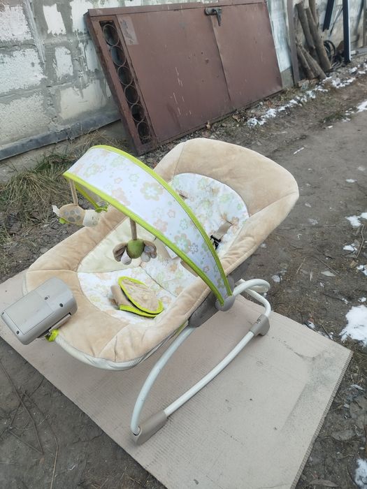 Укачуючий центр  дитячий