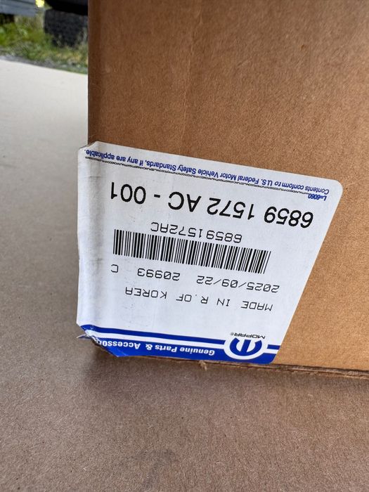 Kolektor Wydechowy Prawy Doga RAM 1500 DT 2019- 5.7 V8 HEMI 68591572AC