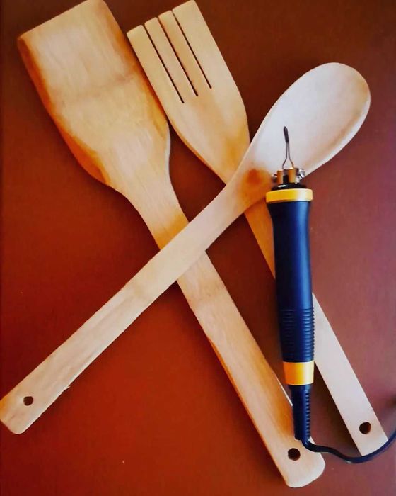 Trabalhos queimados na madeira , á mão - personalizaveis