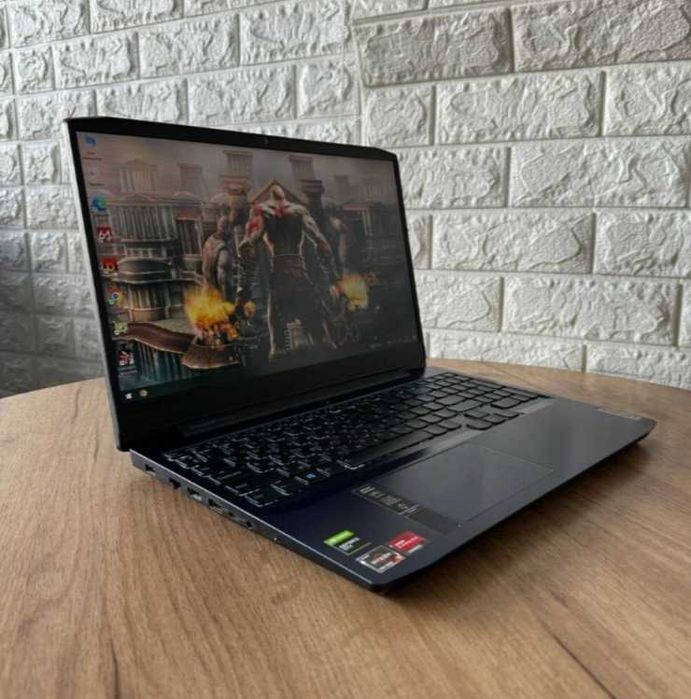 Ігровий ноутбук леново