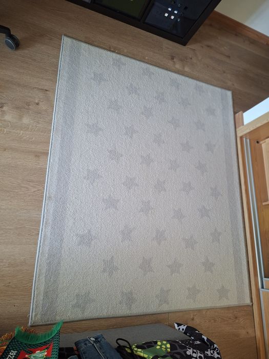 Tapete infantil com estrelas IKEA