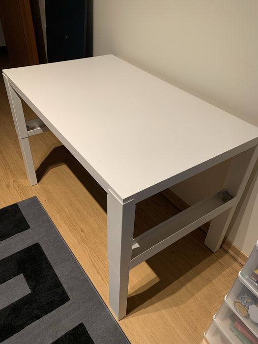 Secretária com pouco uso