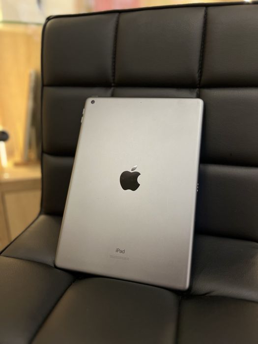 iPad 8th 32gb 2020 10.2 Space Gray з гарантією планшет для роботи