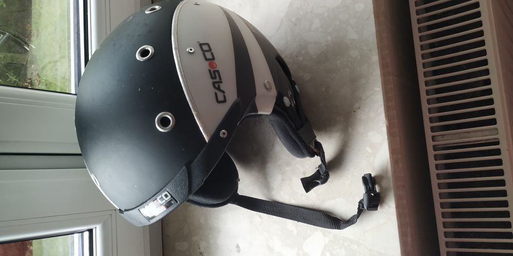 Kask narciarski