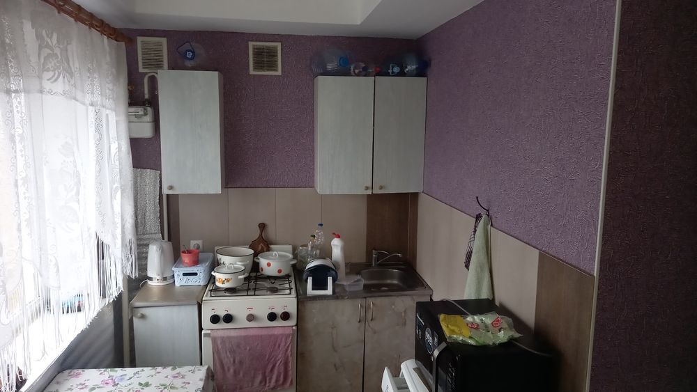 Продам Квартиру с  2 Гаражами .