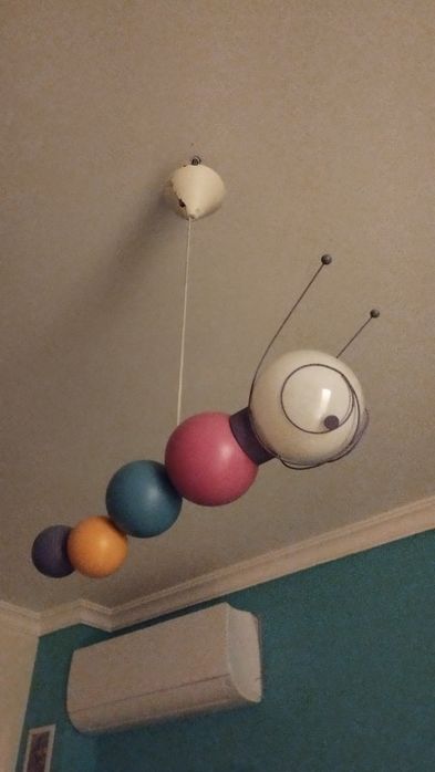 Candeeiro para quarto de criança