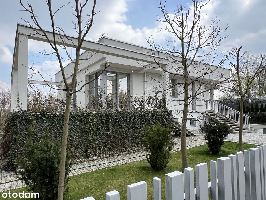 Nowoczesny dom z płaskim dachem