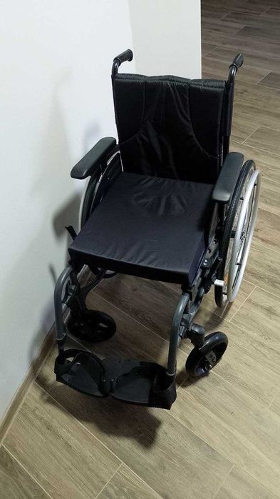 Крісло колісне Invacare Action 3 NG