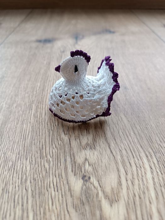 Wielkanocna kurka wykonana na szydełku