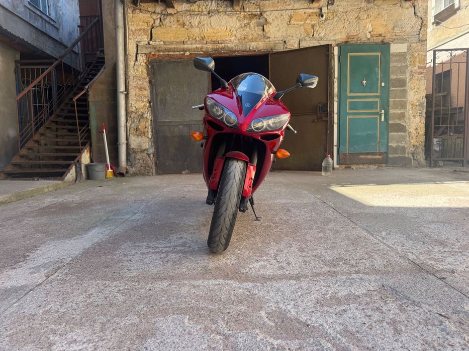 Yamaha R1 2004 год