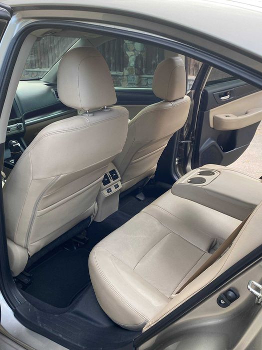 Subaru Legacy 2016 (2.5i-S CVT / 175 к.с. / AWD)