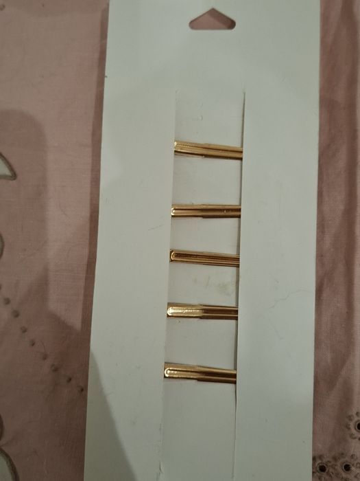 Conjunto de 5 ganchos dourados novos 
Valor fixo