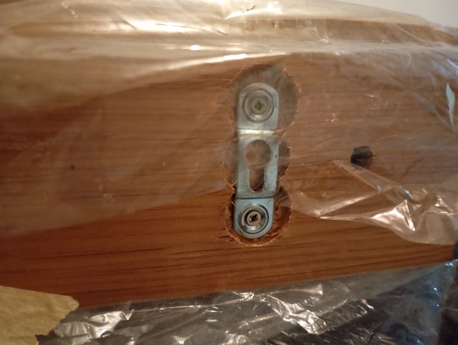 Prateleira nova, ainda no plástico