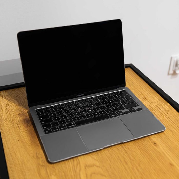 Macbook Air M1 - 13 cali - 8GB RAM - 256GB