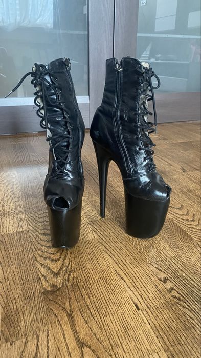 Стрипы Pleaser шкіряні 3-ка