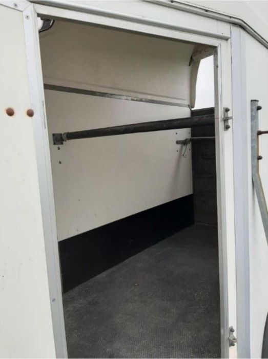 Przyczepa do przewozu koni żywych zwierząt 1.5 konna DMC 1200kg Kat. B