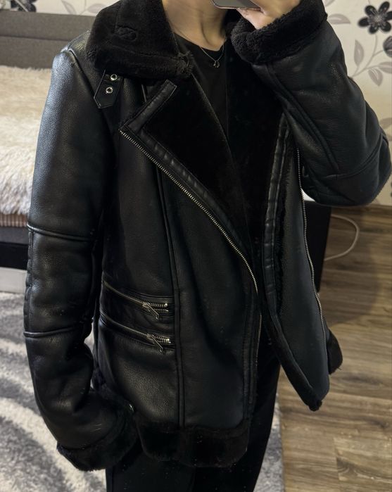 Продаю стильню дубленку