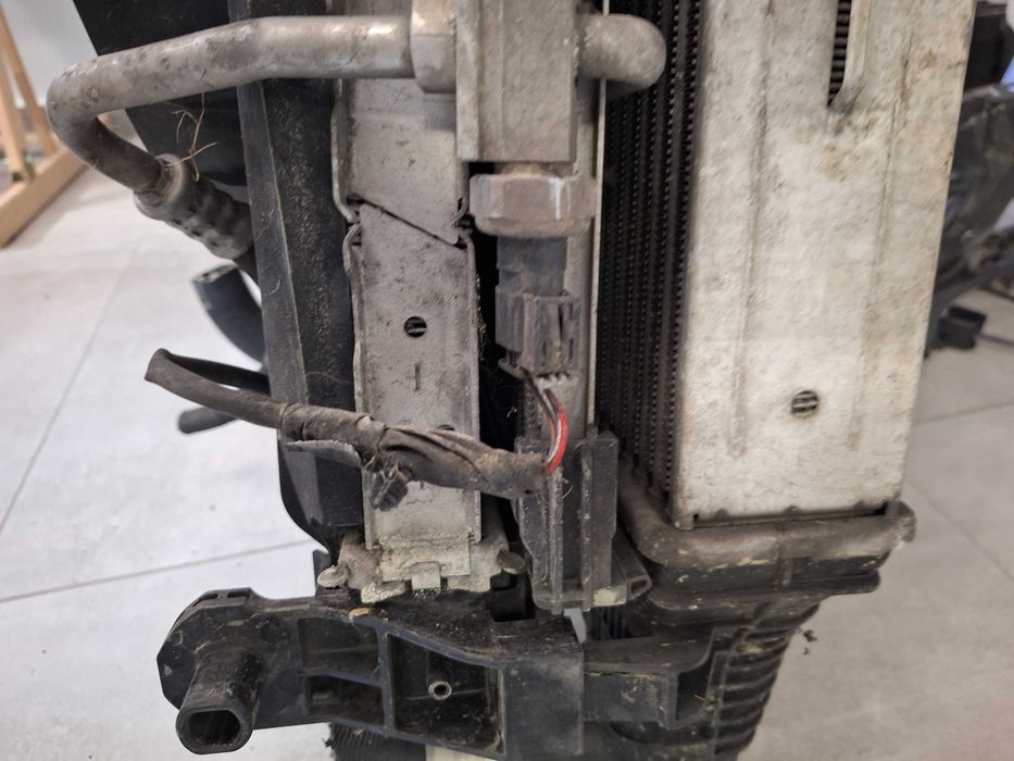 chłodnica do mercedesa 3,0 cdi 2013 plus inercooler klimatyzacja oraz elementy lewego okulara