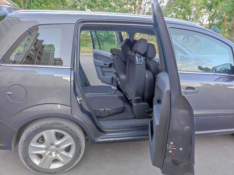 Opel zafira 2011