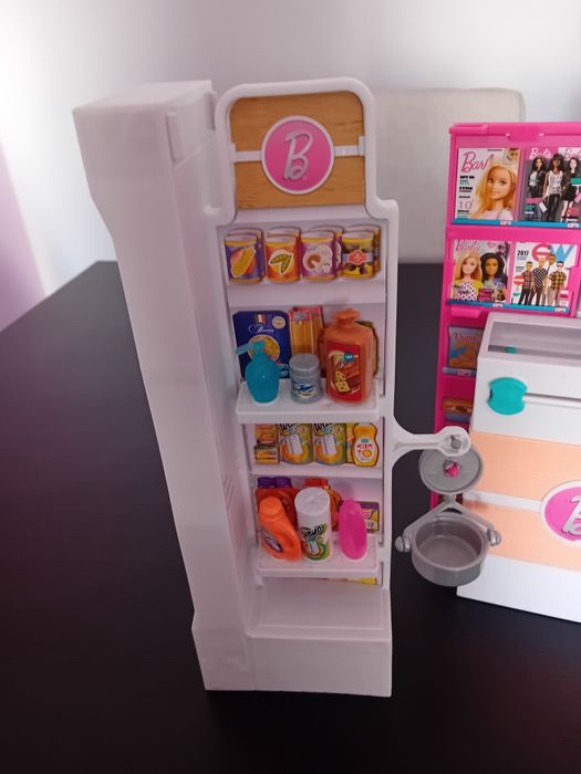 Cozinha, supermercado e palco da Barbie