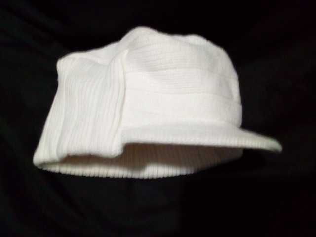 Срочно продаю треккинговую зимнюю шапку с козырьком Hema Голландия