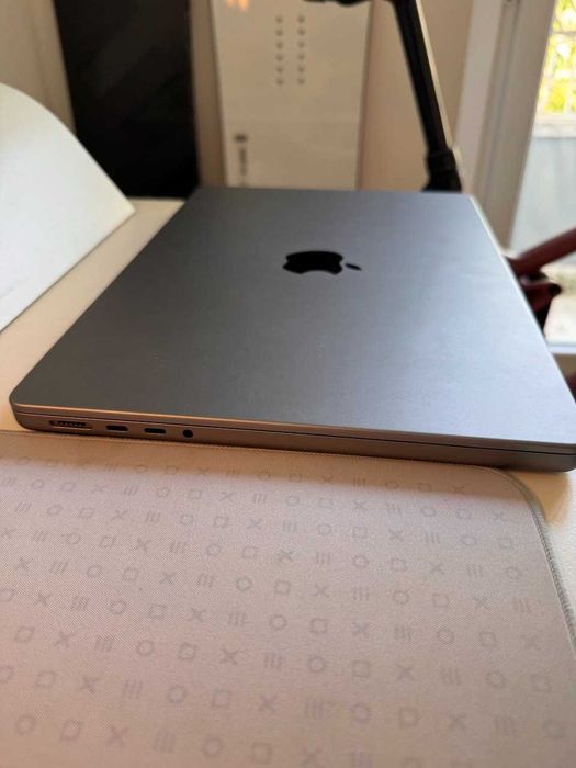 Mac Book Pro m3 2023 16gb RAM 512gb SSD