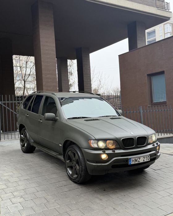Продам бмв на самом надежном моторе 3.0 дизель М-57 работает идеально, коробку не давно всю сделали работает отлично. На легком стейдже, едет машина очень бодро. Печка работает, кондер тоже. Больше информации по телефону. Машина в Одессе, есть пригон в другие города по Украине
