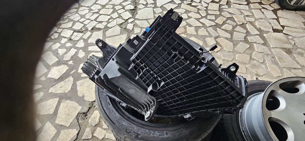 Farol para mercedes classe EQS