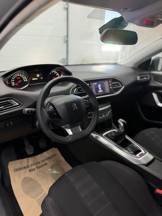 Peugeot 308 1.2 PureTech Business Line