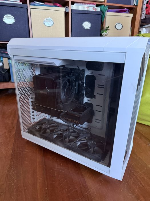 Workstation Edição Vídeo / DaVinci Resolve / Premiere / After Effects | i9-14900K | RTX 4080 Super | 128GB RAM | 5TB NVMe