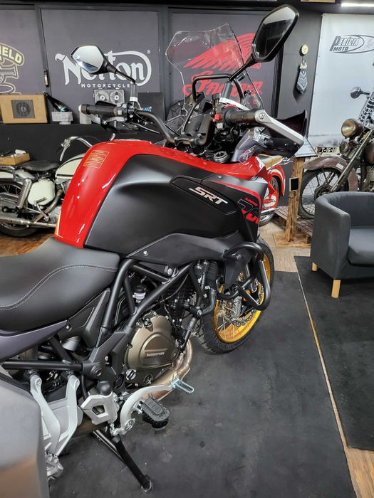 QJ MOTOR SRT 700X Campanha