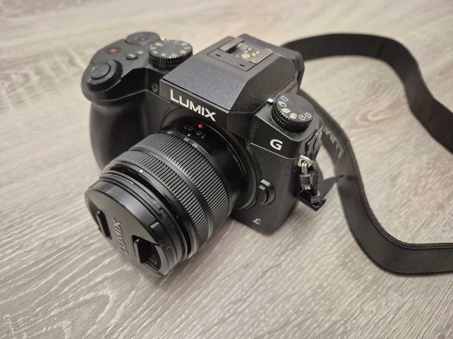 Aparat PANASONIC Lumix DMC-G7K 4K + obiektyw 14-42mm + dodatki BOX
