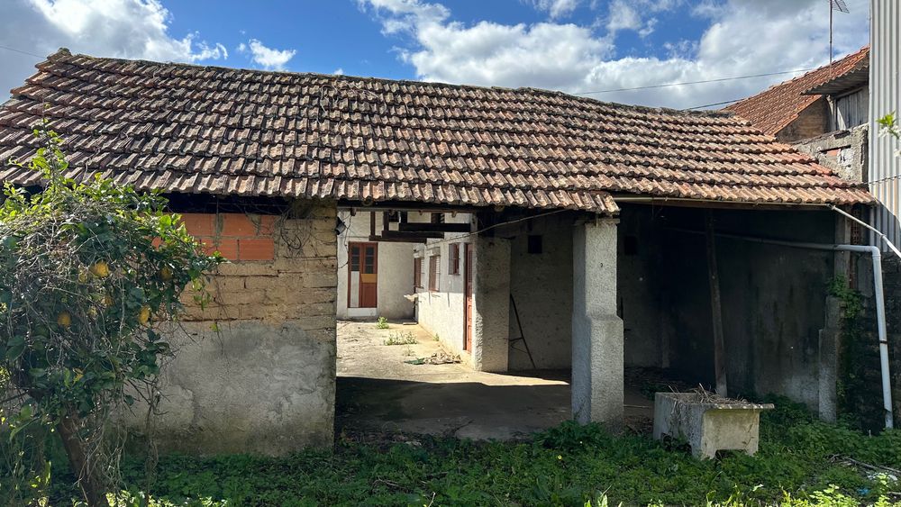 Moradia para reforma em Fermentelos