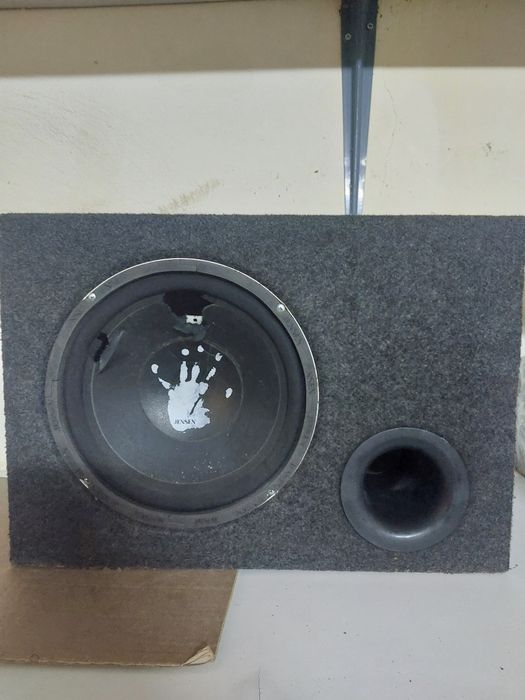 Caixa de subwoofer Jensen