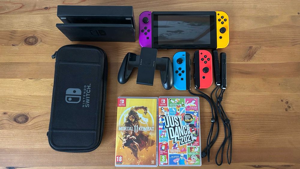 Nintendo Switch dodatkowe pady, futerał, Just Dance i Mortal Kombat