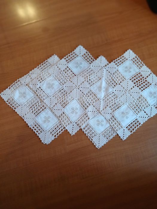 Jogo de panos de quarto em linho com renda bordados