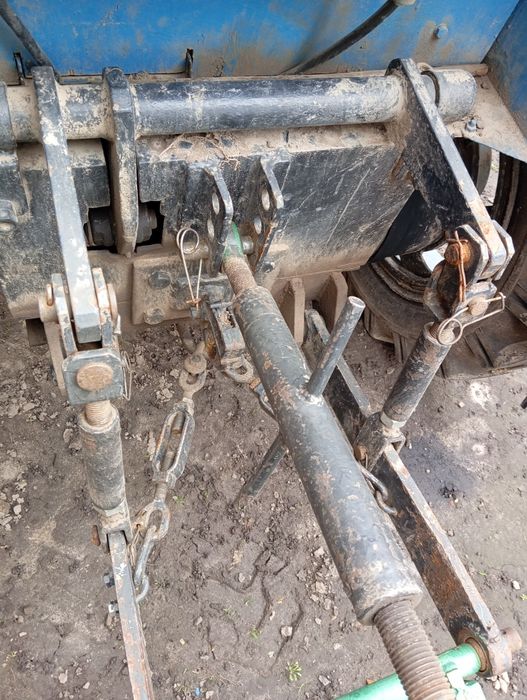 Продам трактор з причепом