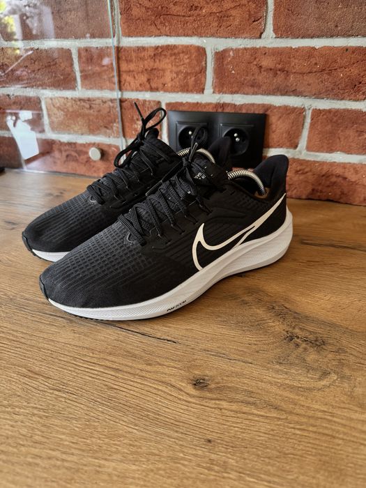 czarne buty sportowe Nike Air Zoom Pegasus