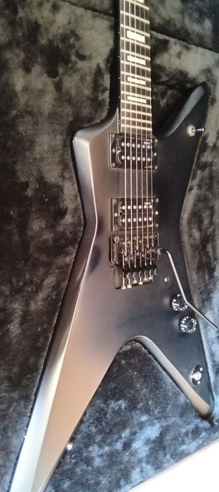 Guitarra Dean ML Modifier Black Satin com hardcase