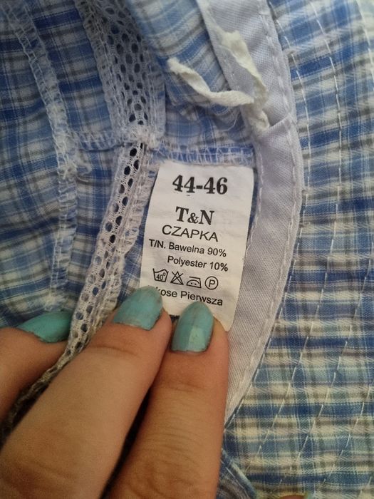 Czapeczka z wiązaniem